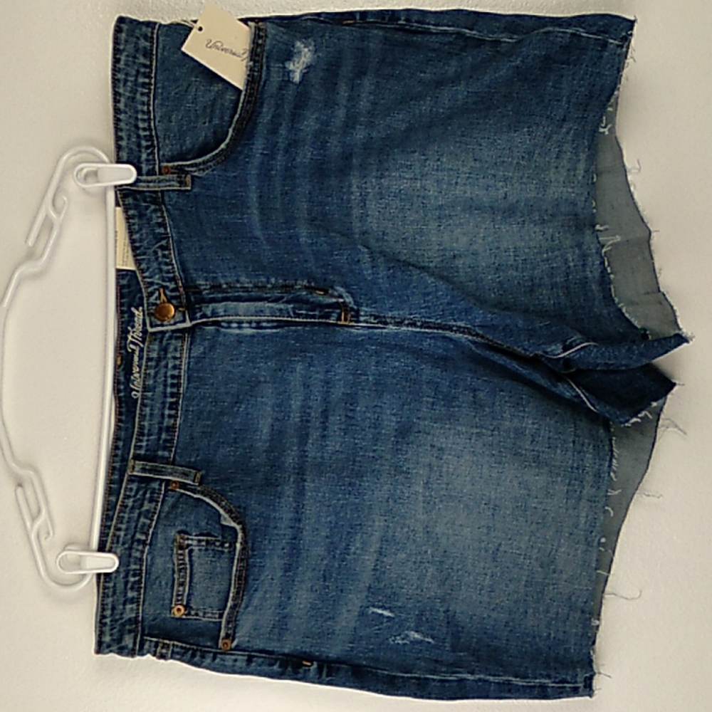 Universal Thread Jean Shorts Boyfriend Distressed Cut Off 26W Denim NWT